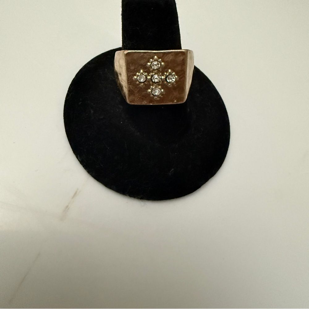 Womens gold ring size 7